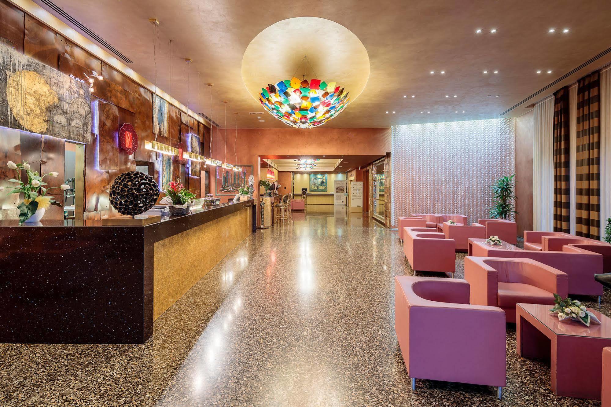 Base Hotel Noventa di Piave Dış mekan fotoğraf